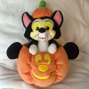 Disney Parks black & white kitty cat in Mickey Mouse pumpkin, clean, cute NWT,